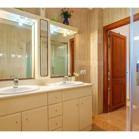 Vista Playa - Lom180 By Interhome